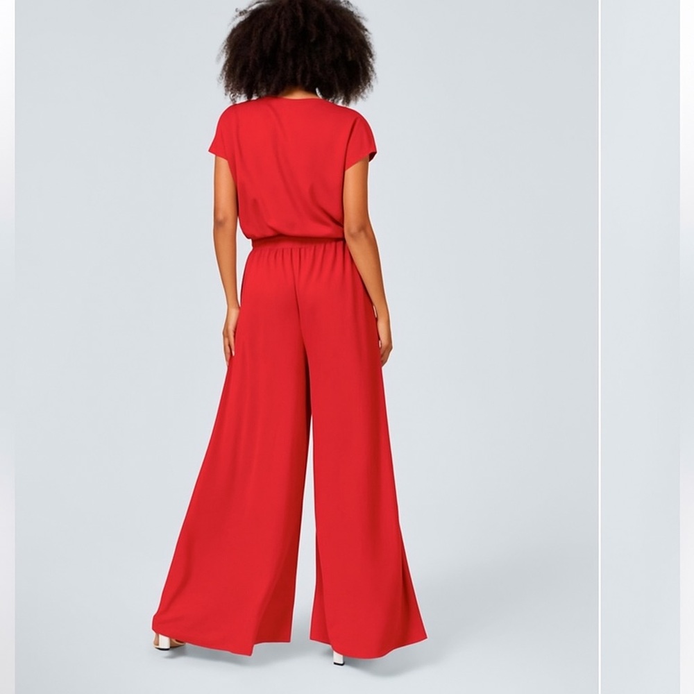 Halara v neck jumpsuit - Picture 2 of 3
